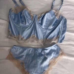 Victoria secrete lingerie set